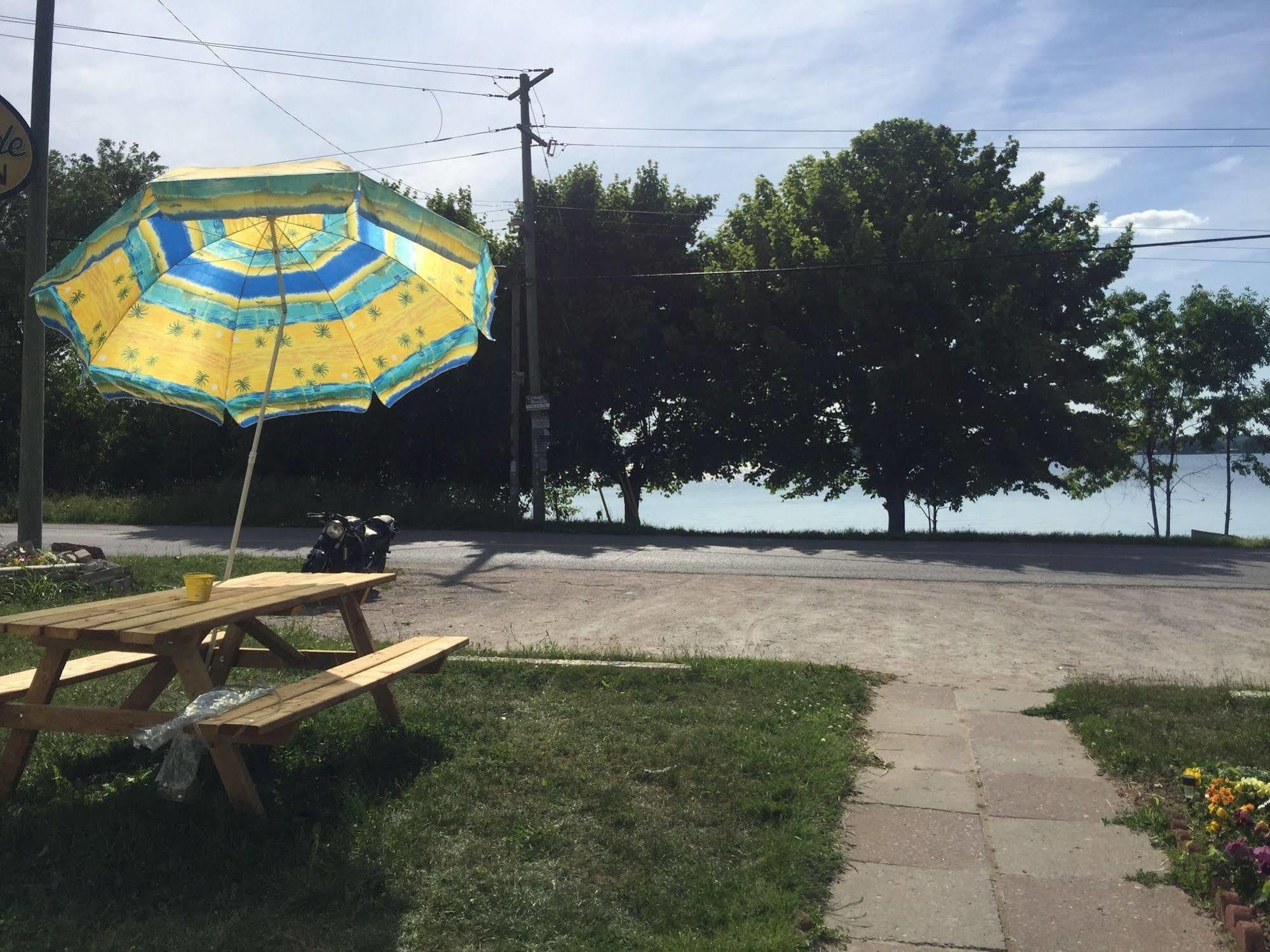 Lakeside Inn Orillia Exteriér fotografie